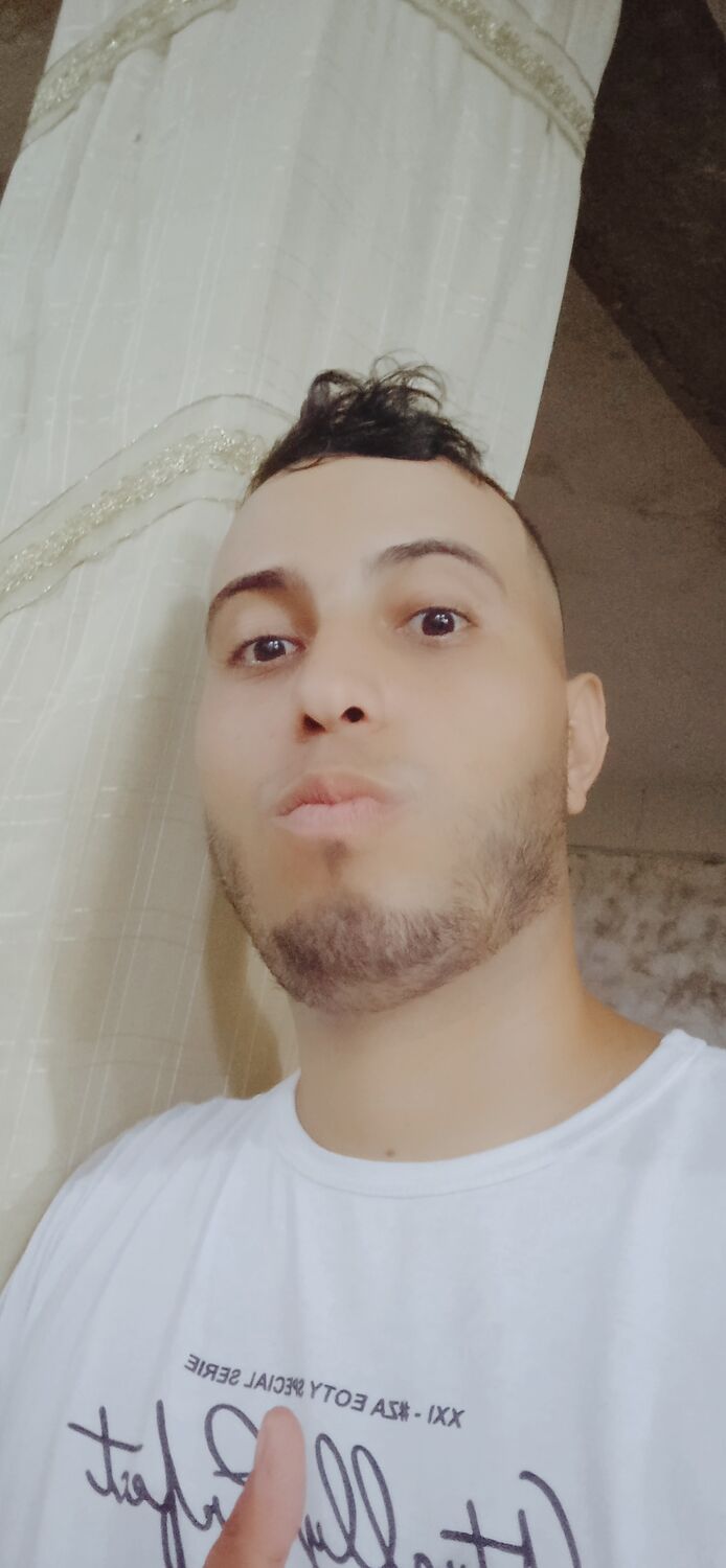  47824263  Gerwin, 30 ,    