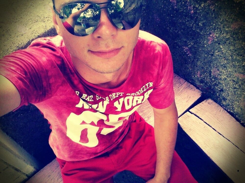  10749593  Petru, 29 ,    