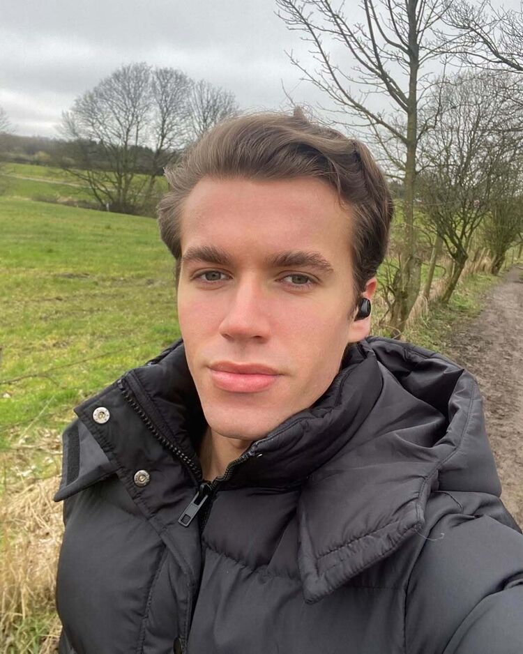  54084133  , 34 ,    -