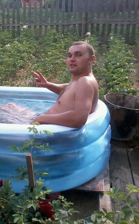  4568903  Aleks, 40 ,    