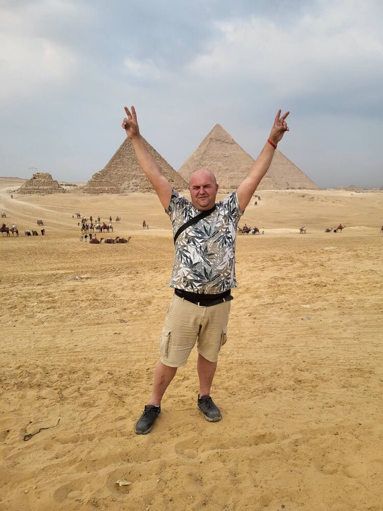  54205253  Harut, 41 ,    