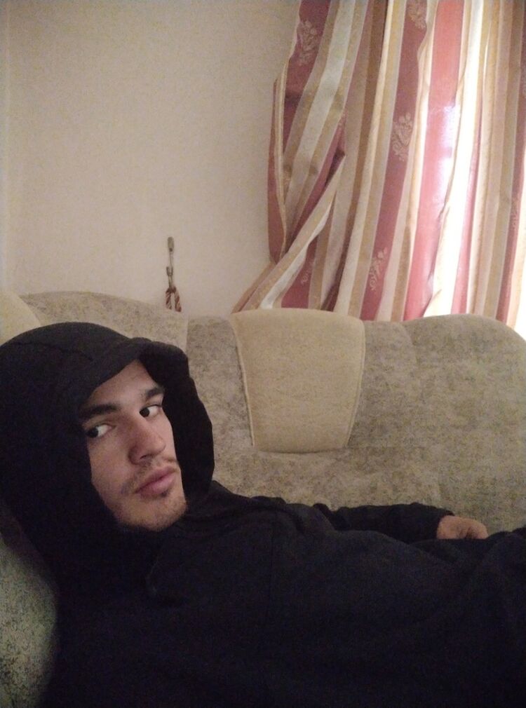  17535853  Kerim, 29 ,    