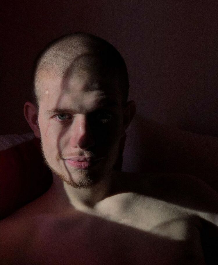  ,   James, 25 ,   ,   , c , 