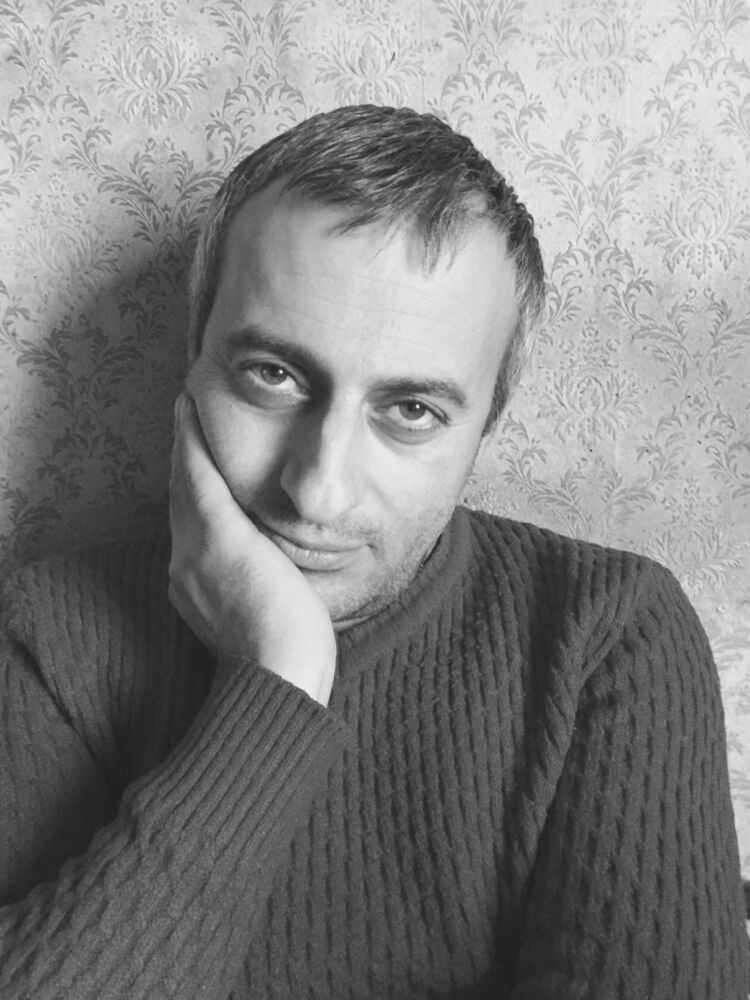 29210643  Arman, 47 ,    