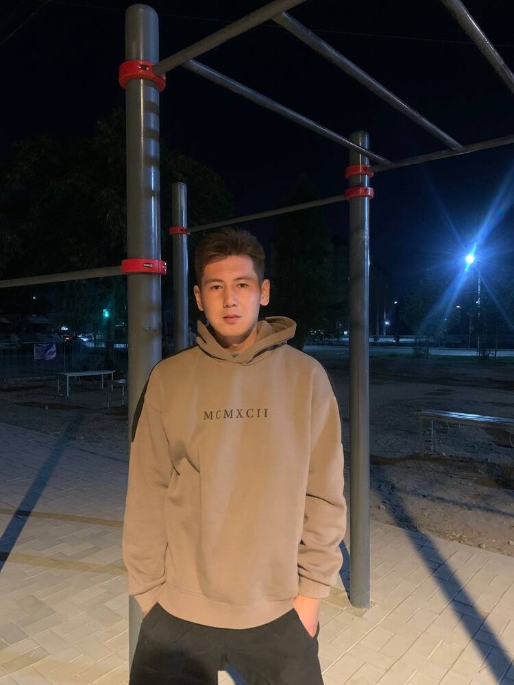  ,   Emir, 22 ,  