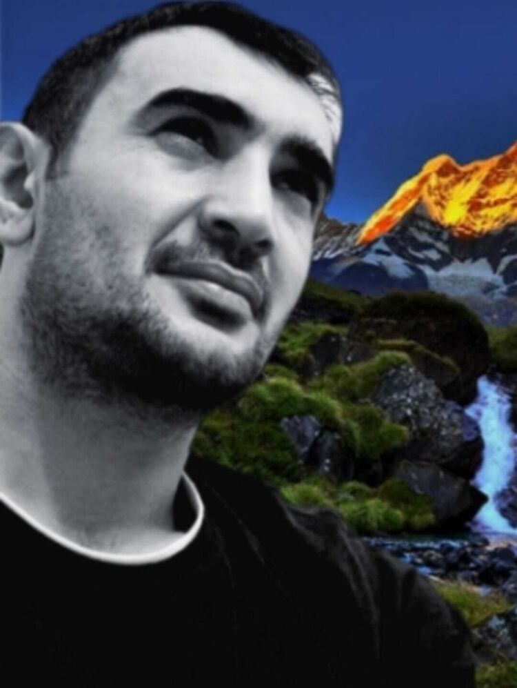  52578643  , 35 ,    -