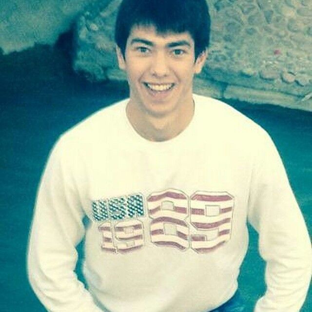  18941773  Eduart, 33 ,    