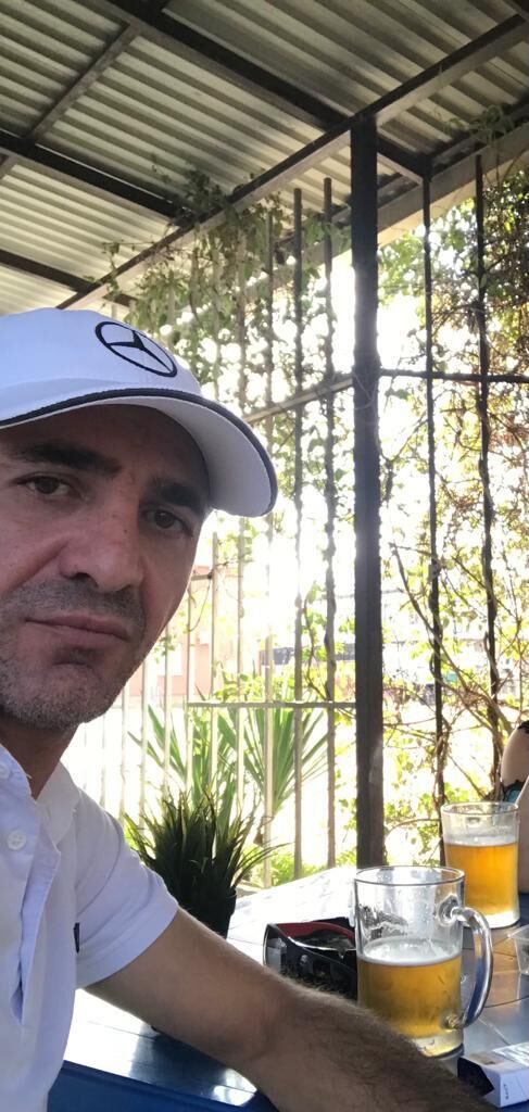  31527643  Artur, 43 ,    