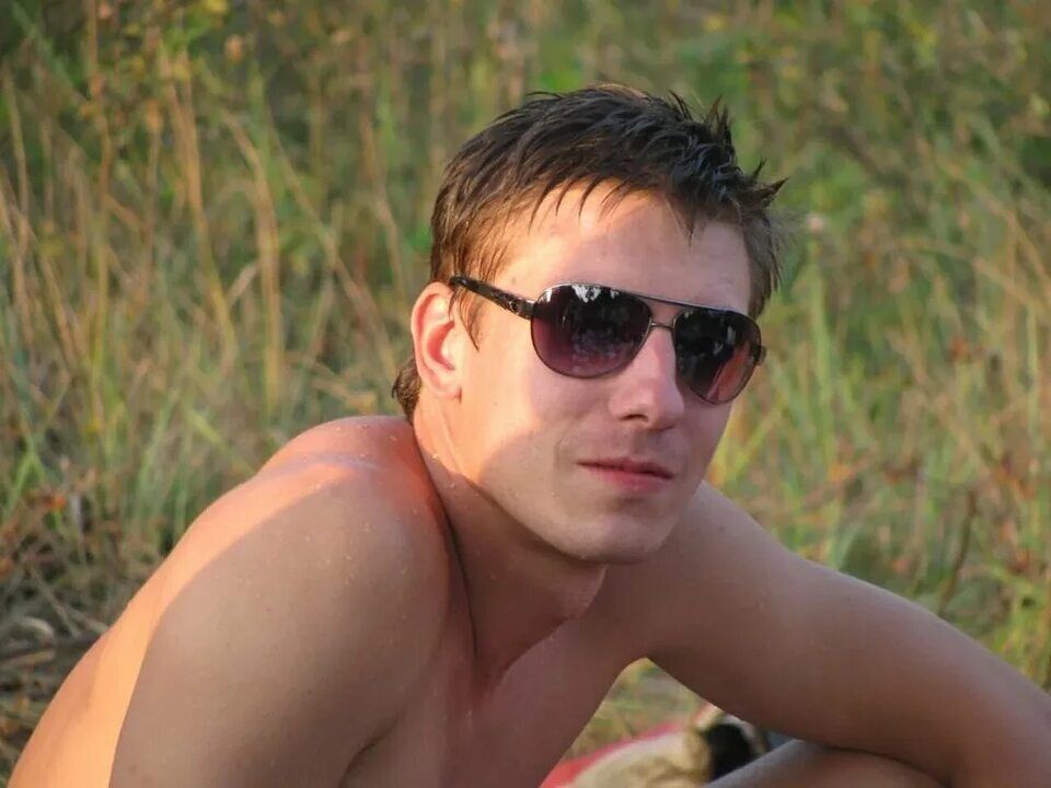  40497673  , 35 ,    