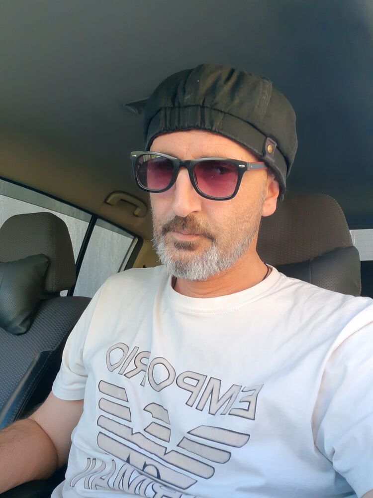  38758013  Gabriel, 42 ,    