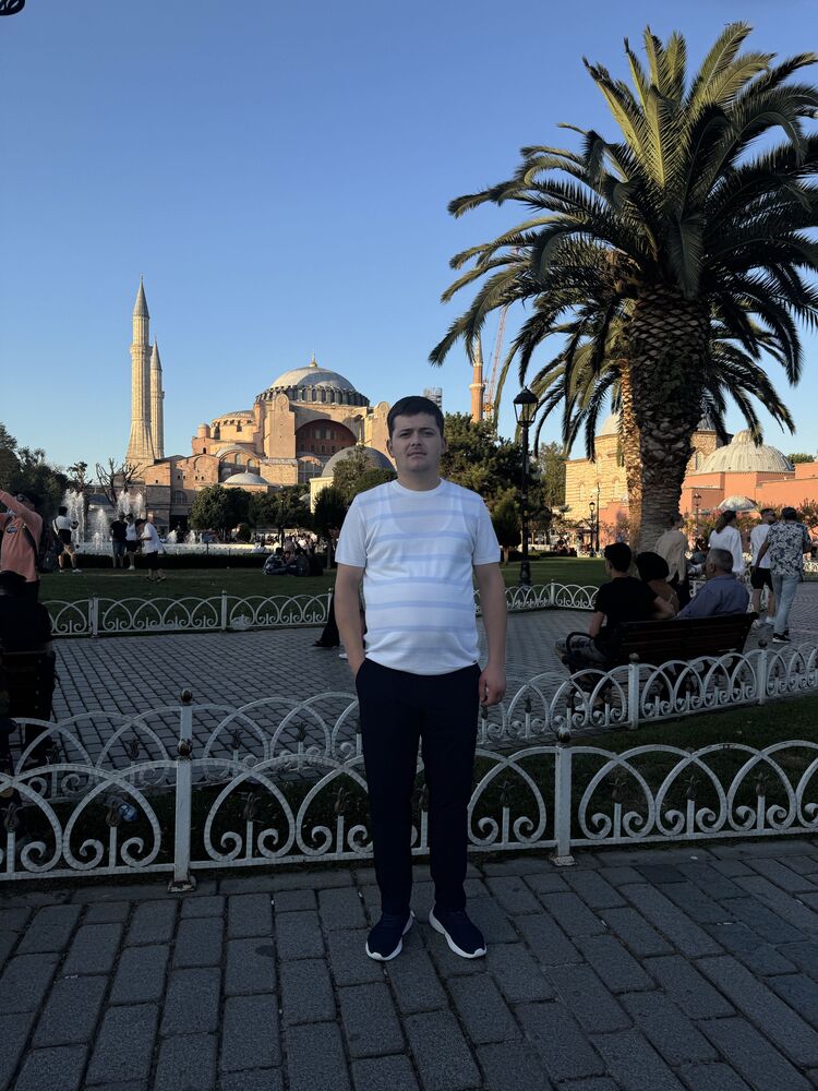  53215943  Feruzbek, 31 ,    