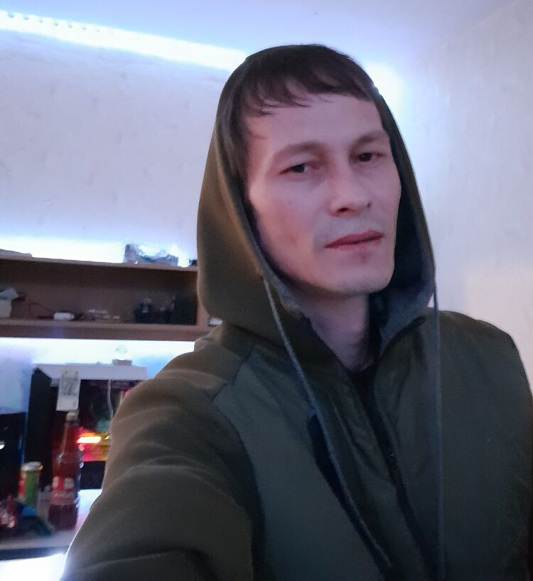  42261553  GiizzkhanVK, 37 ,    