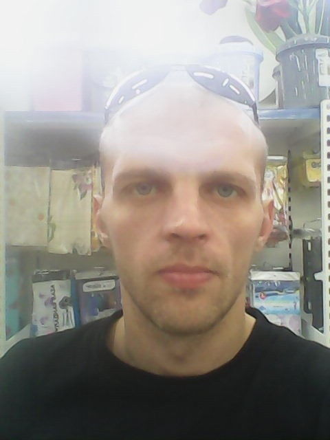  10722043  Maks, 40 ,    