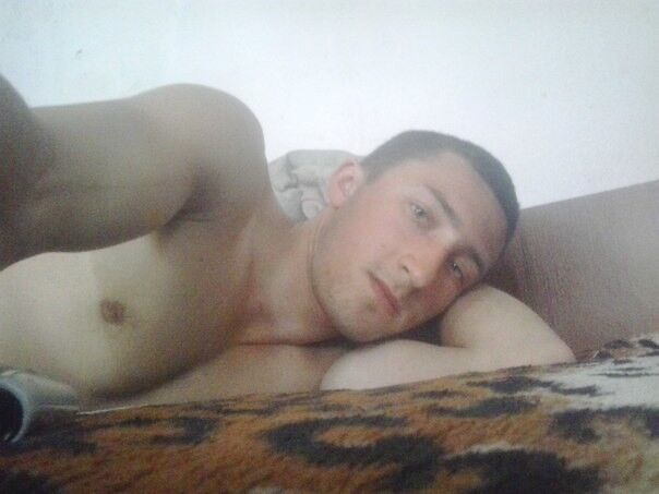  18932743  Maks, 29 ,    