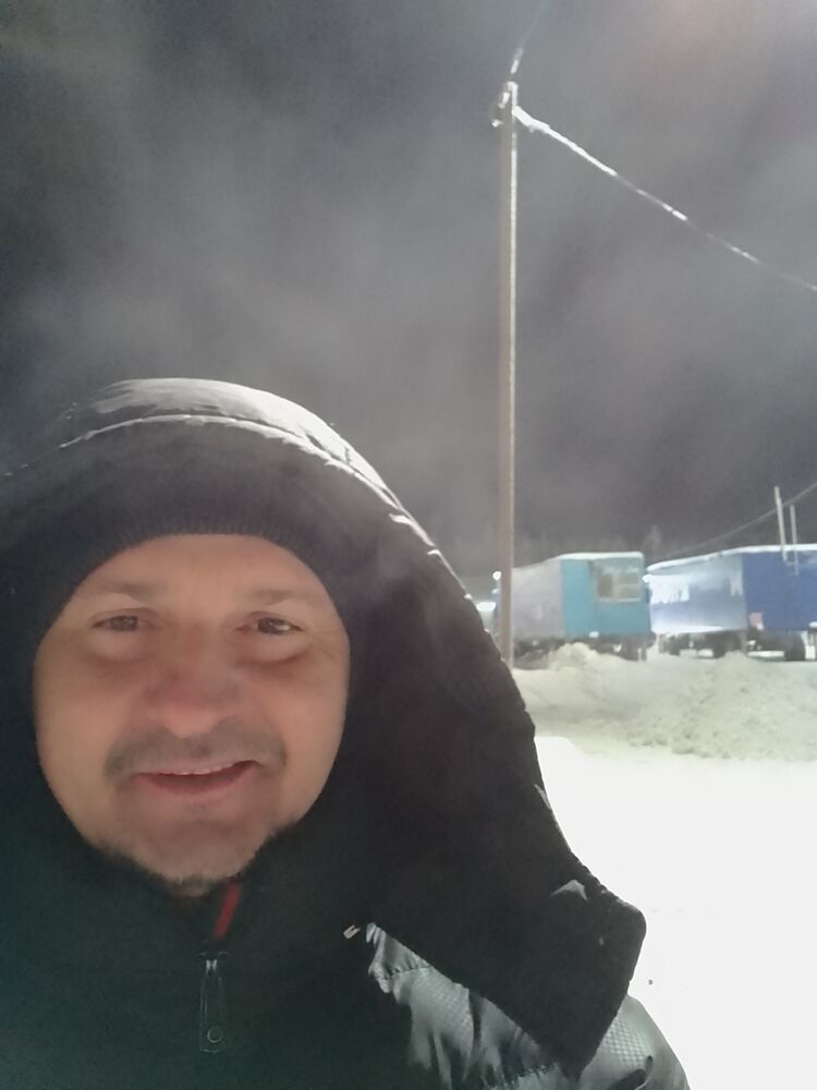  49179613  Valdemar, 44 ,    