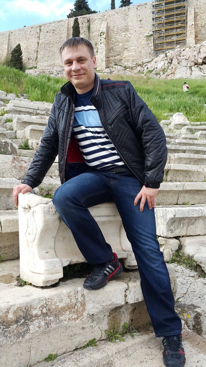  10647083  Roman, 44 ,    
