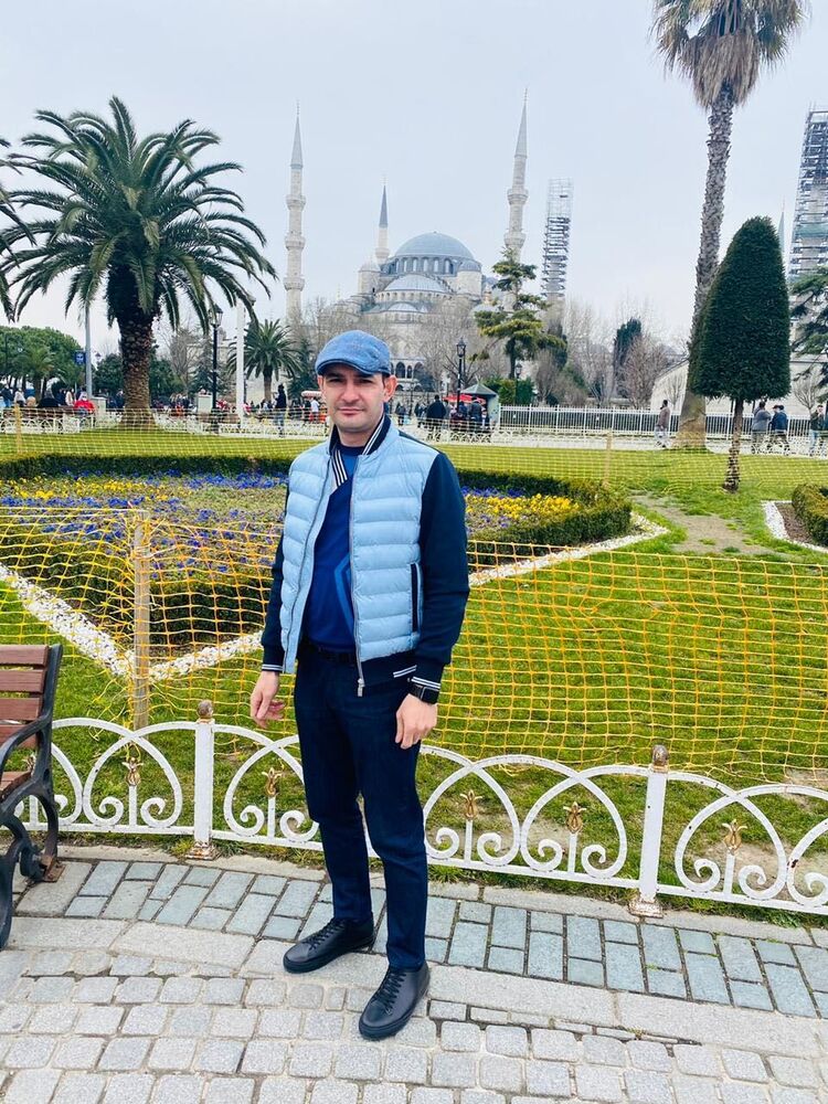  44263743  Niko, 40 ,    