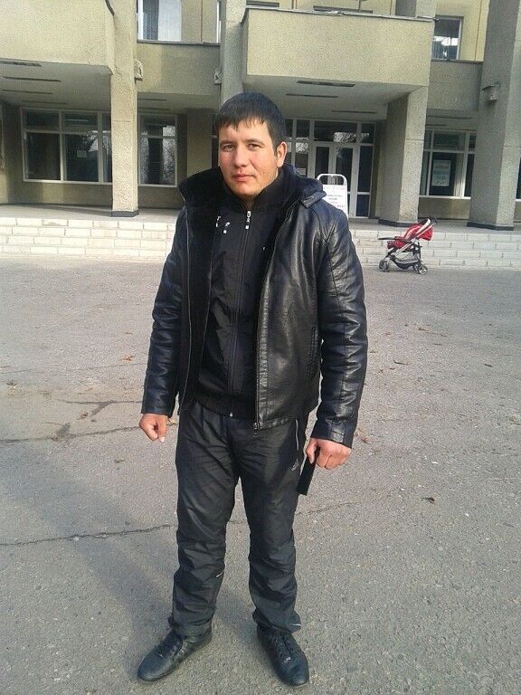  ,   Gayratjon, 32 ,   ,   