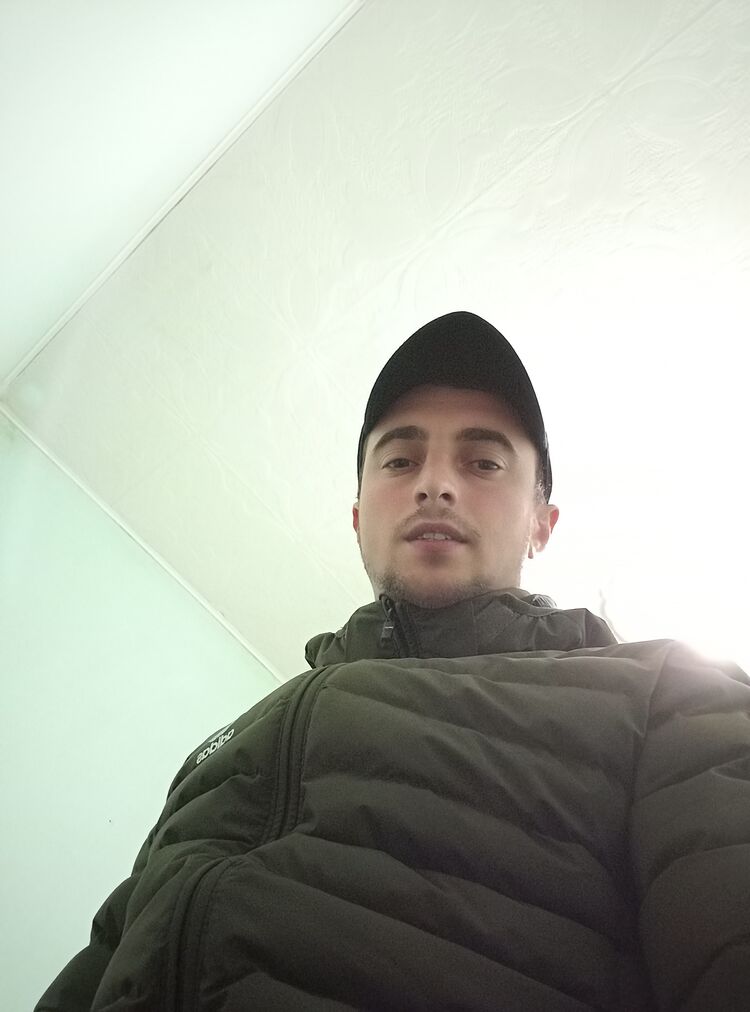  ,   Tony, 28 ,   ,   