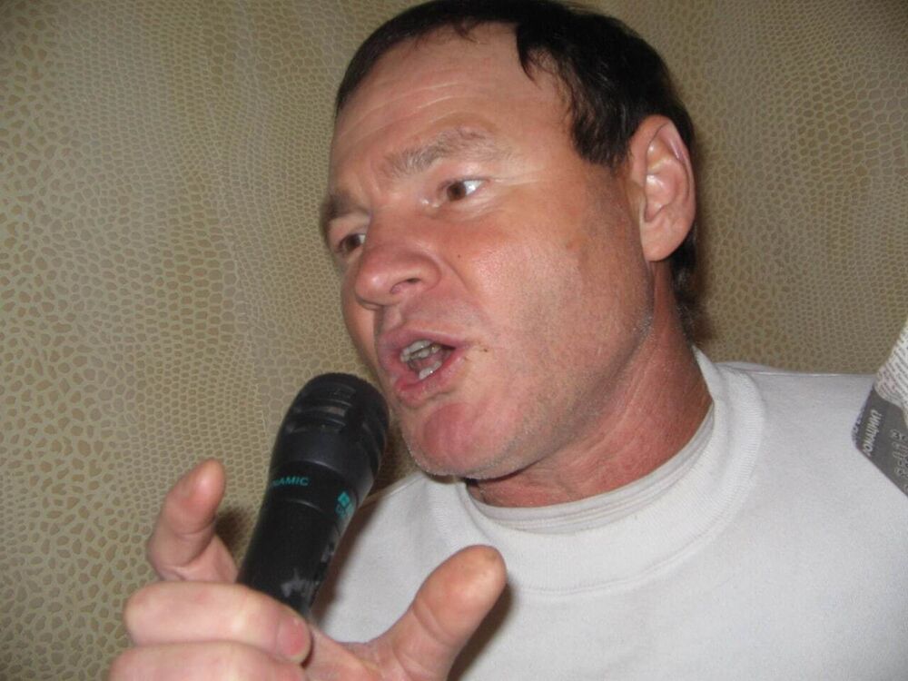  ,   Viktor, 41 ,   ,   