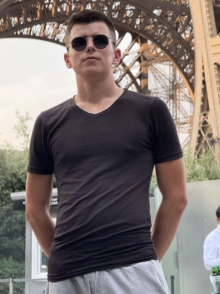  53465833  Dmitrii, 21 ,    