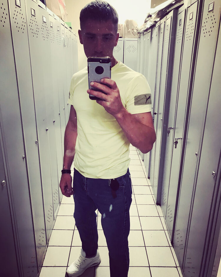  28054493  , 30 ,    
