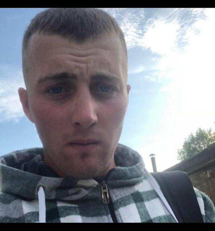  44629353  Andrei, 22 ,    