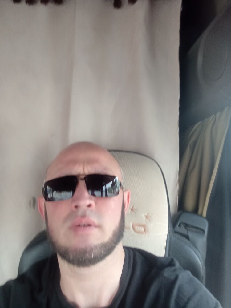  33886663  , 37 ,    
