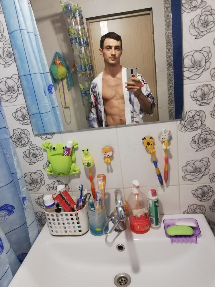  37302323  Vladimir, 32 ,    