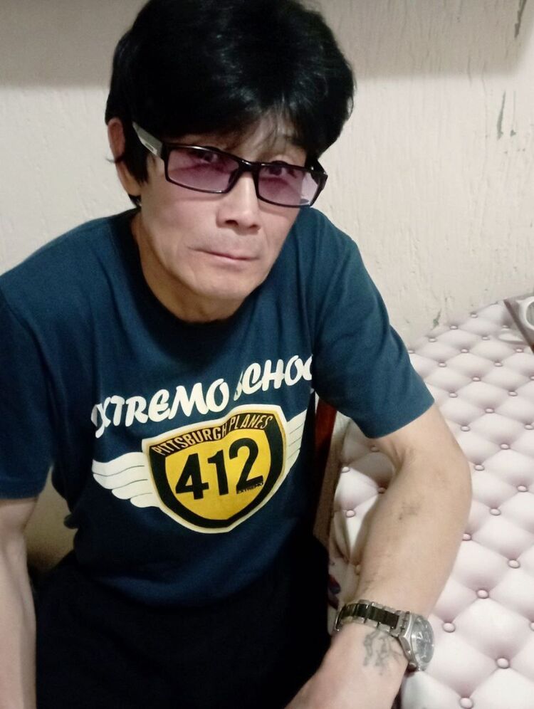  40449843  , 54 ,    