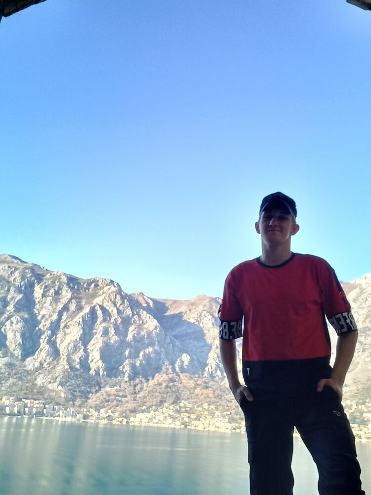  30414463  , 25 ,    Budva