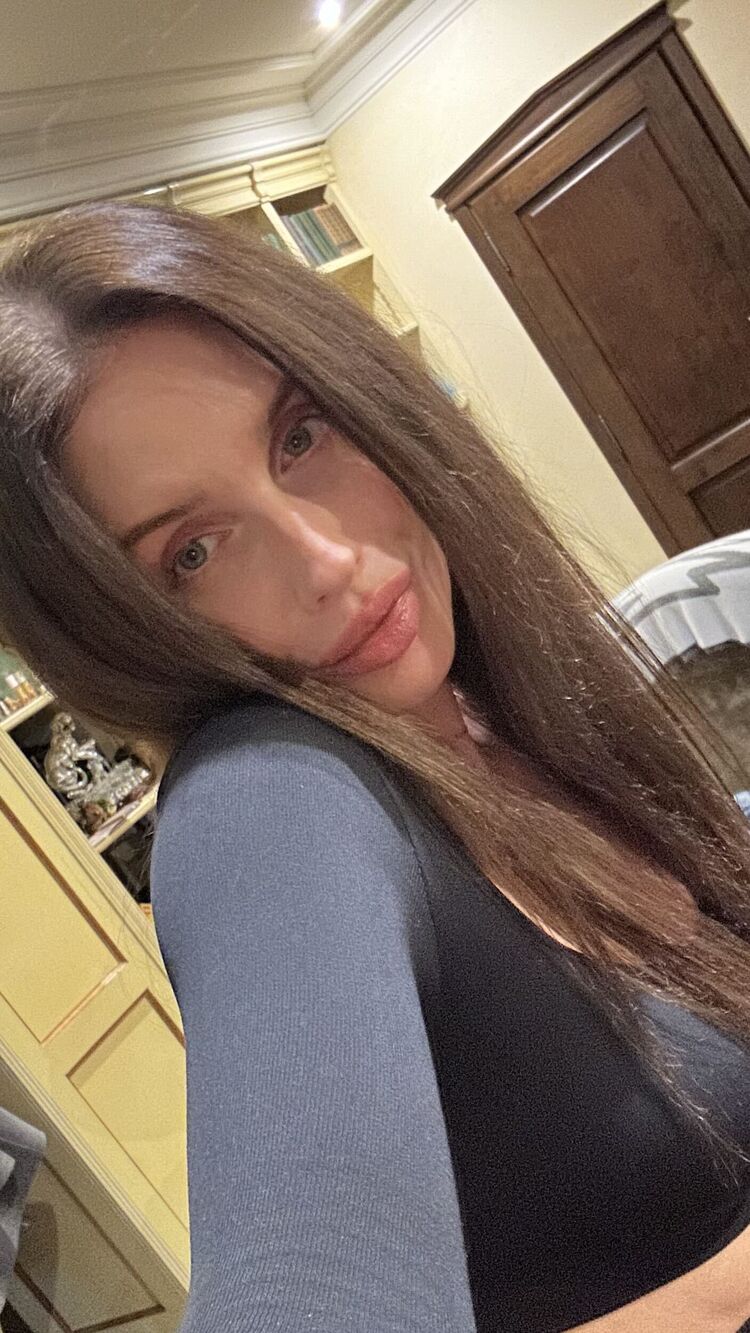  ,   Alena, 40 ,   ,   