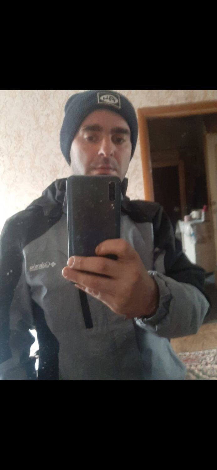  26418963  Artyom, 29 ,    