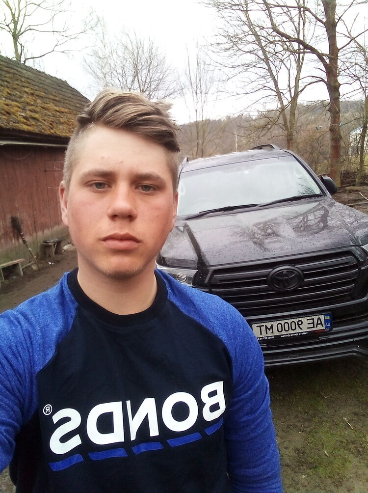  24740343  Ivan, 22 ,    