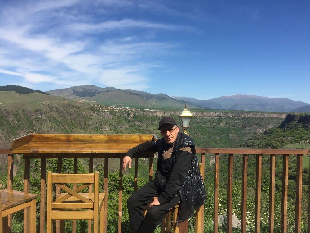  53688033  Aren, 41 ,    