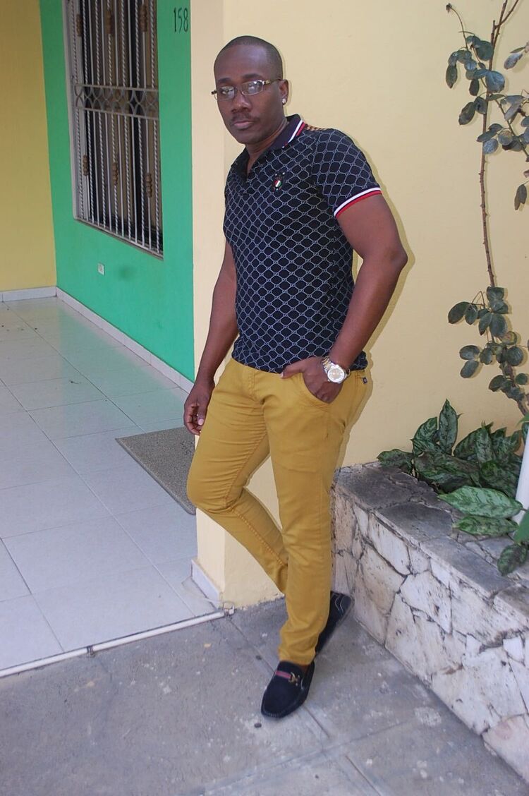  La Vega,   Herby, 25 ,   ,   