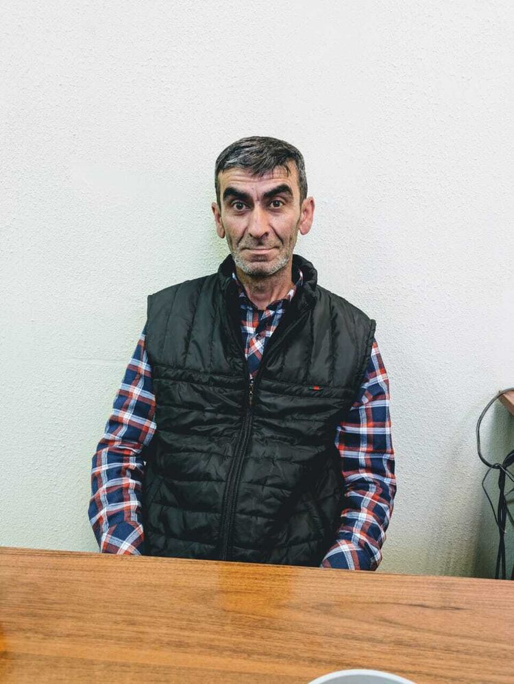  48369253  Habil, 50 ,    