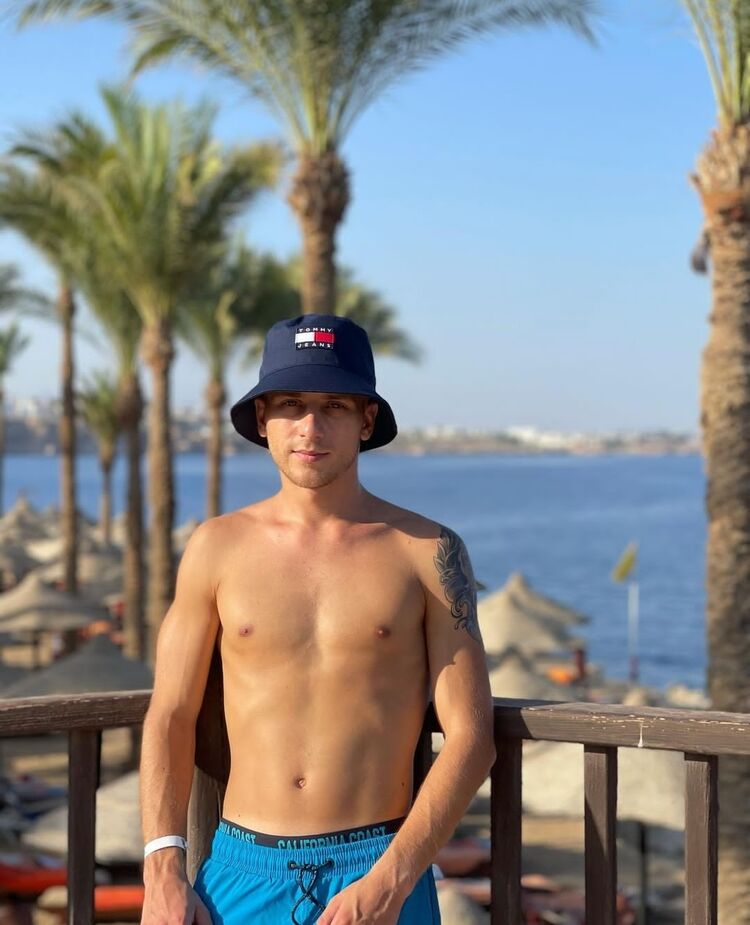 ���� 42290793 ������� �������, 32 ����, ���� ���������� � ������������