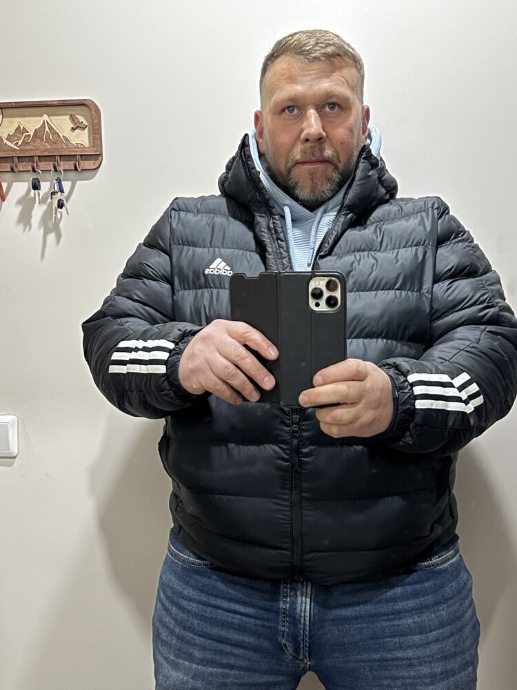  ,   Rolandas, 44 ,   ,   