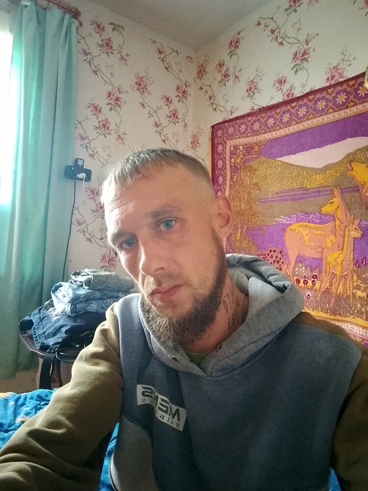  46990323  , 35 ,    