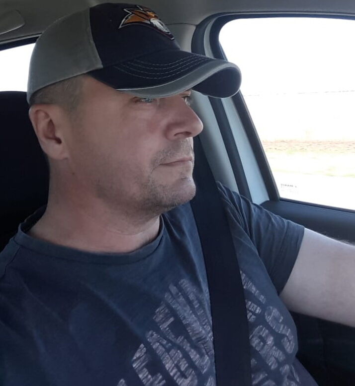  54373553  Sergio, 48 ,    