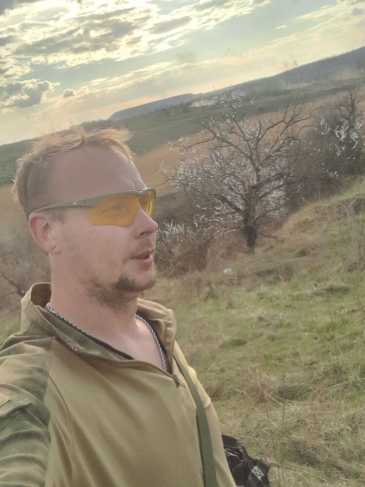  42508223  , 33 ,    
