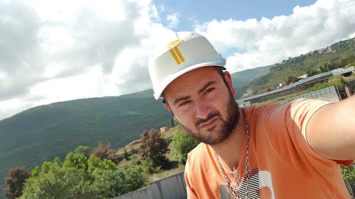  21049213  Shotik, 31 ,    