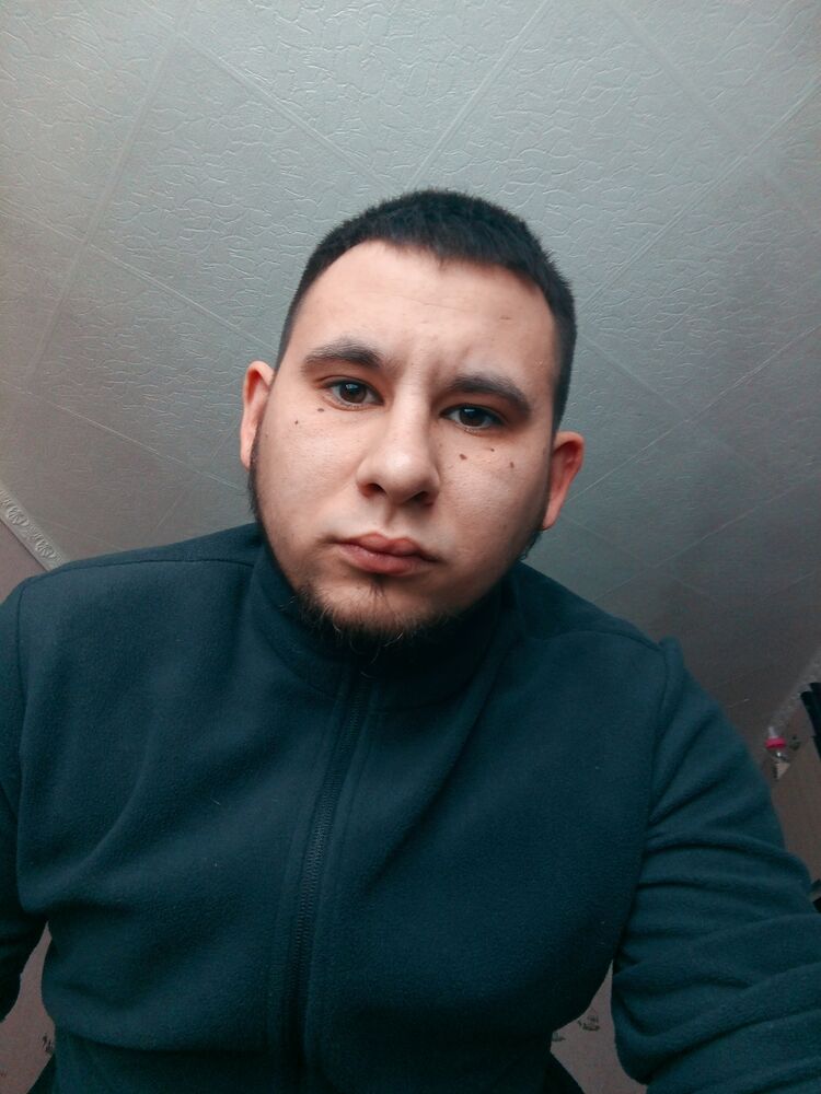  48496053  Mikhail, 24 ,    