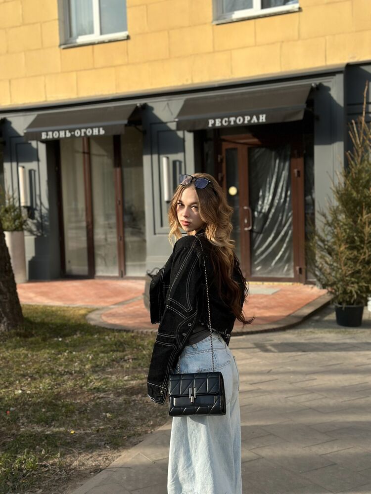  --,   , 23 ,     , c 