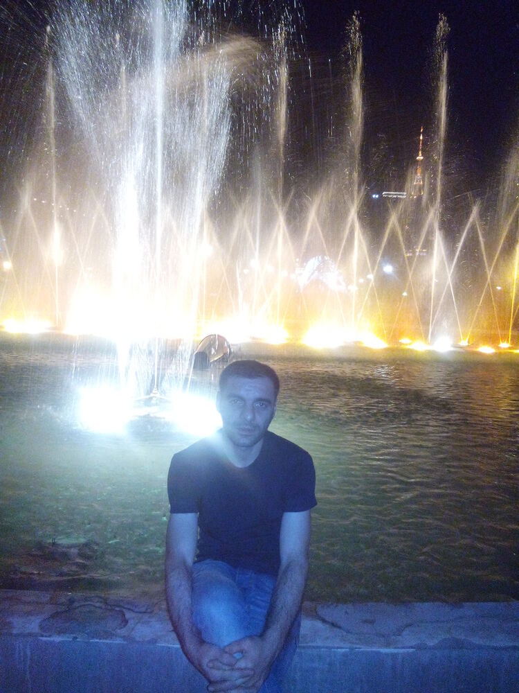  7962163  Irakli27, 44 ,    