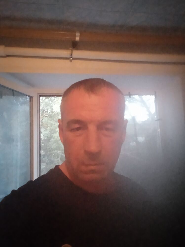  46205733  Happy, 44 ,    