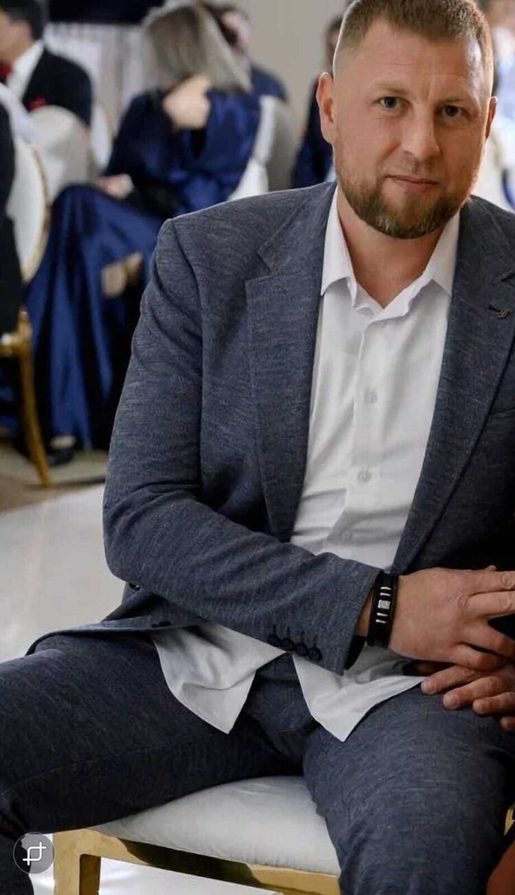  ,   Apollon, 40 ,   ,   