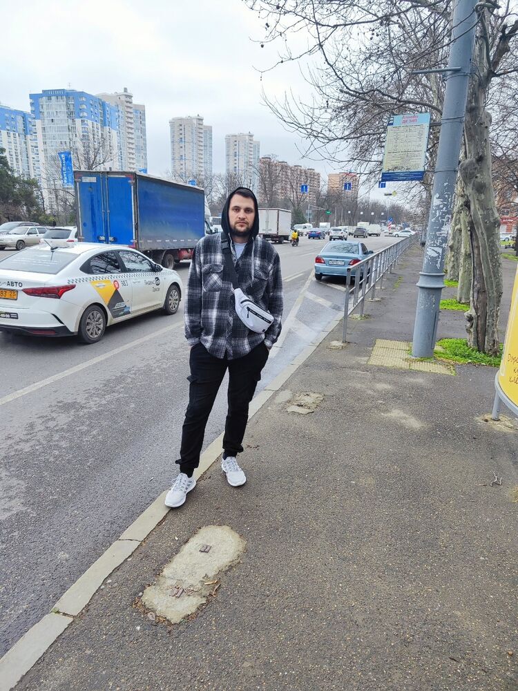  50287843  Radislav, 24 ,    