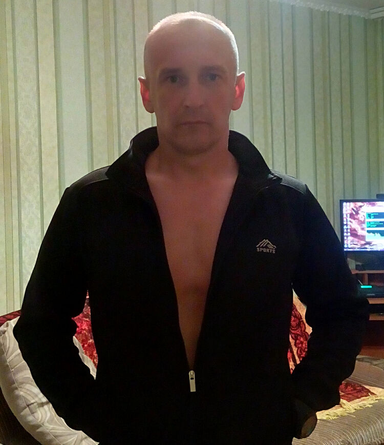  54749553  Andrei, 48 ,    